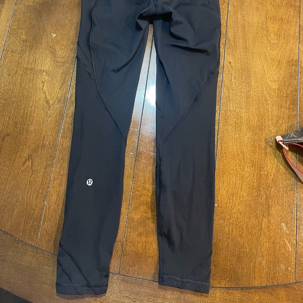 🔴SOLD🔴Lululemon size 4 leggings